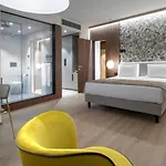 Thai Si Royal Thai Hotel Lovadina