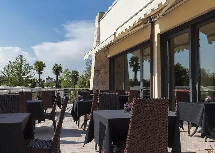 Thai Si Royal Thai Hotel