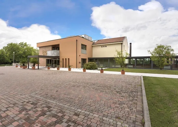 Thai Si Royal Thai Hotel