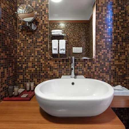 Thai Si Royal Thai Hotell 4*