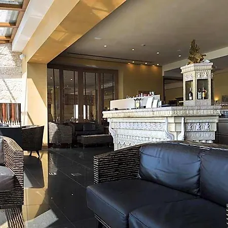 Thai Si Royal Thai Hotel Lovadina