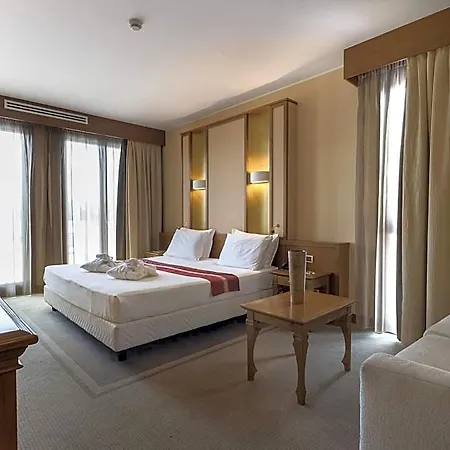 Thai Si Royal Thai Hotel