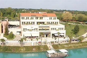 Thai Si Royal Thai Hotel Lovadina